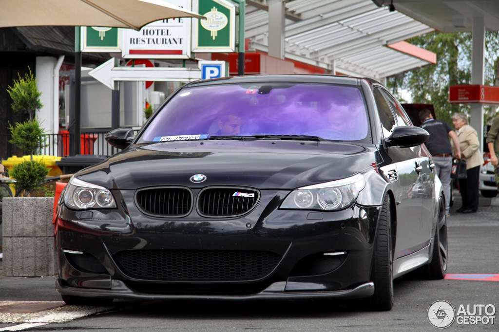 BMW e60 фиолетовая