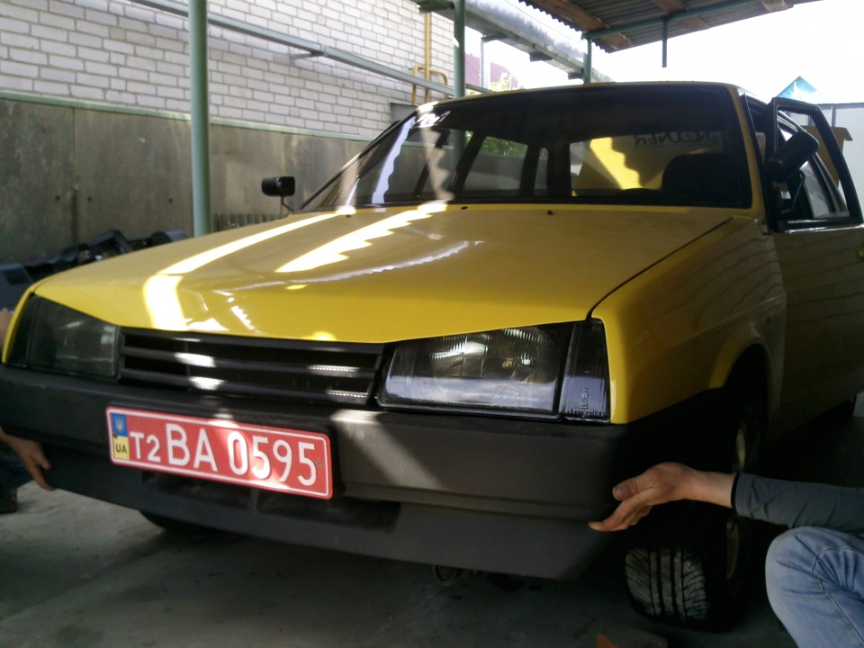 бампер передний, проводка под европанель — LADA 21099, 1,6 л., 2000 ...