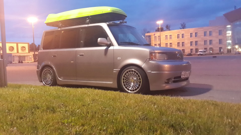 Scion XB 2004