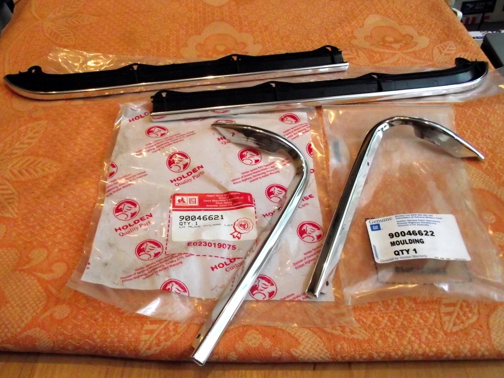 очень редкие детальки сегодня — Opel Rekord E. Запчасти на фото: MOULDING