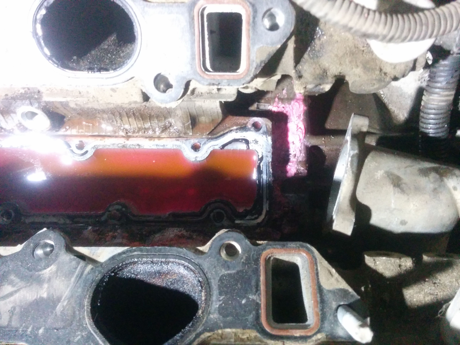 Течет антифриз порше кайен. Заглушка масляного термостата crca 3. Прокладка развала блока n62b4. Заглушка блока цилиндров фольксваген туарег дизель нф. Туарег дизель 3.