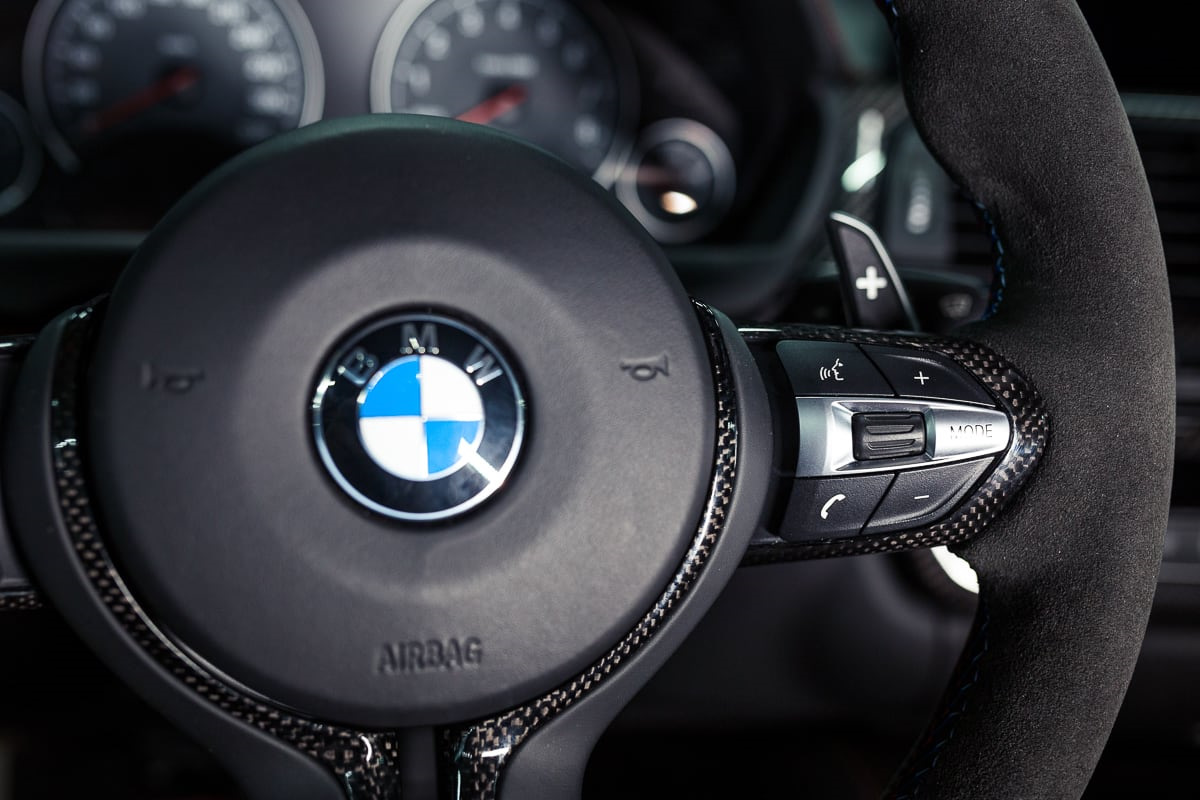 Руль bmw m. Airbag руля BMW f82. Руль БМВ м4 g82. Перешив руля BMW m4. Руль BMW m4 CSL.
