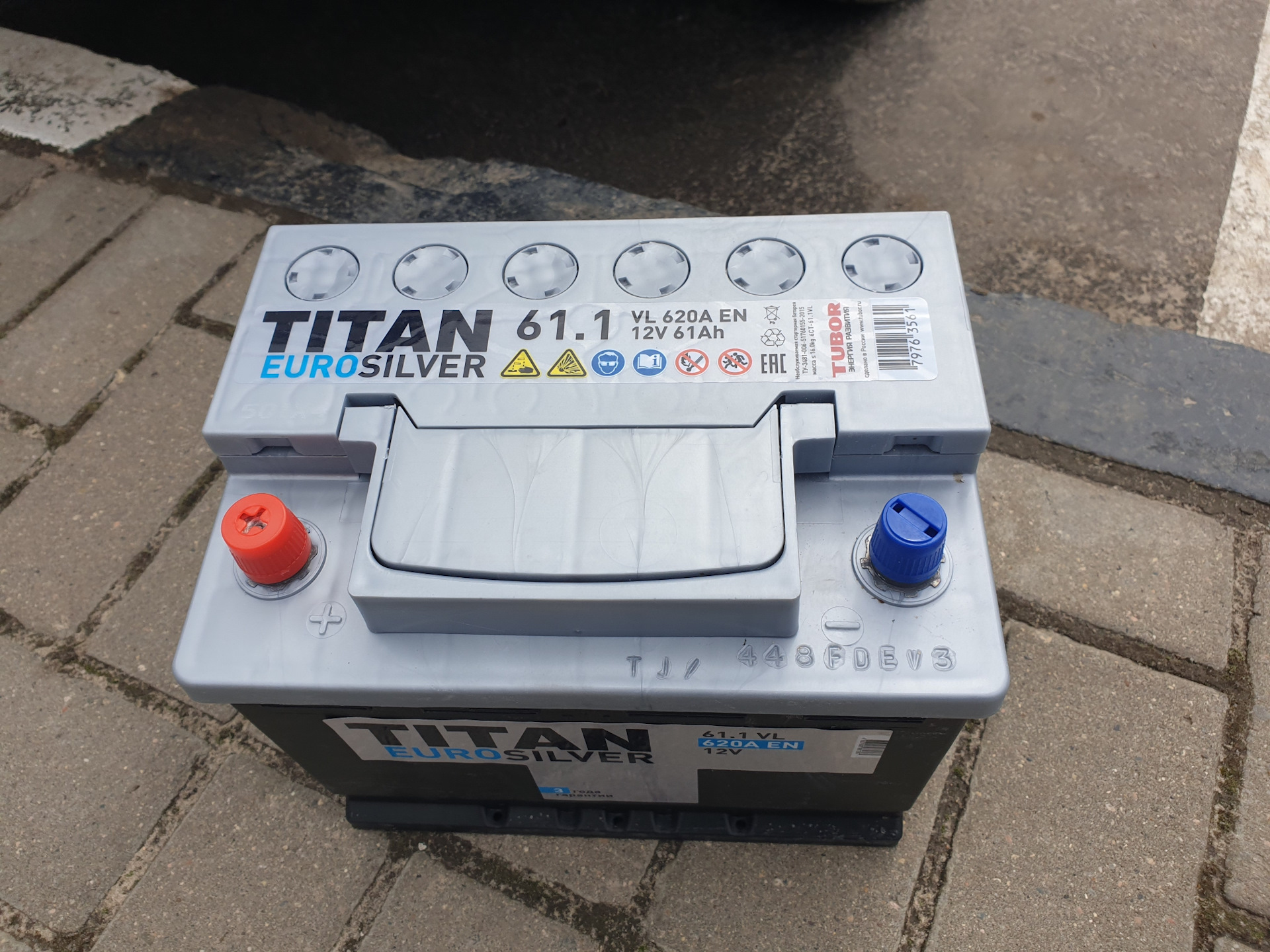 Аккумулятор титан евро сильвер. Аккумулятор 70. Титан 60 ампер. Зарядить аккумулятор титан. Аккумулятор titan 60.