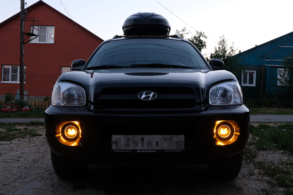 Фары santa fe 1. Led туманки Санта Фе Классик. Ангельские глазки Hyundai Santa Fe 1. Santa Fe Classic led.