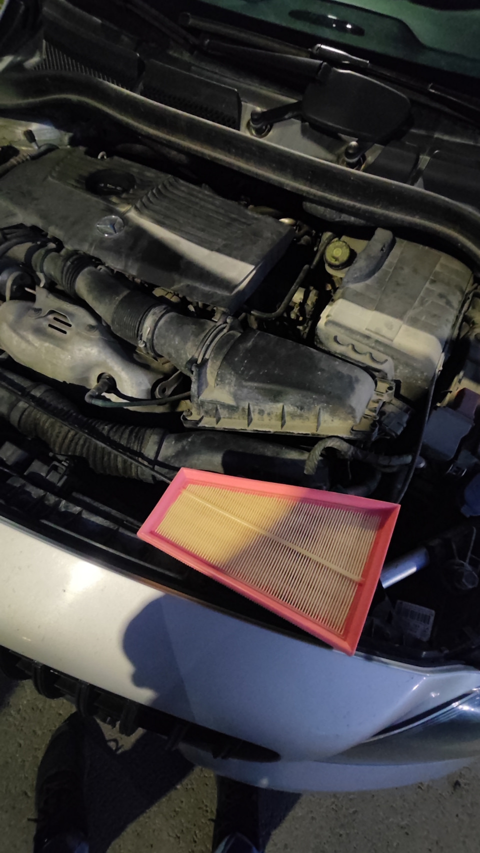 Свистят передние колодки — Mercedes-Benz B-Class (W246), 1,6 л, 2012 ...