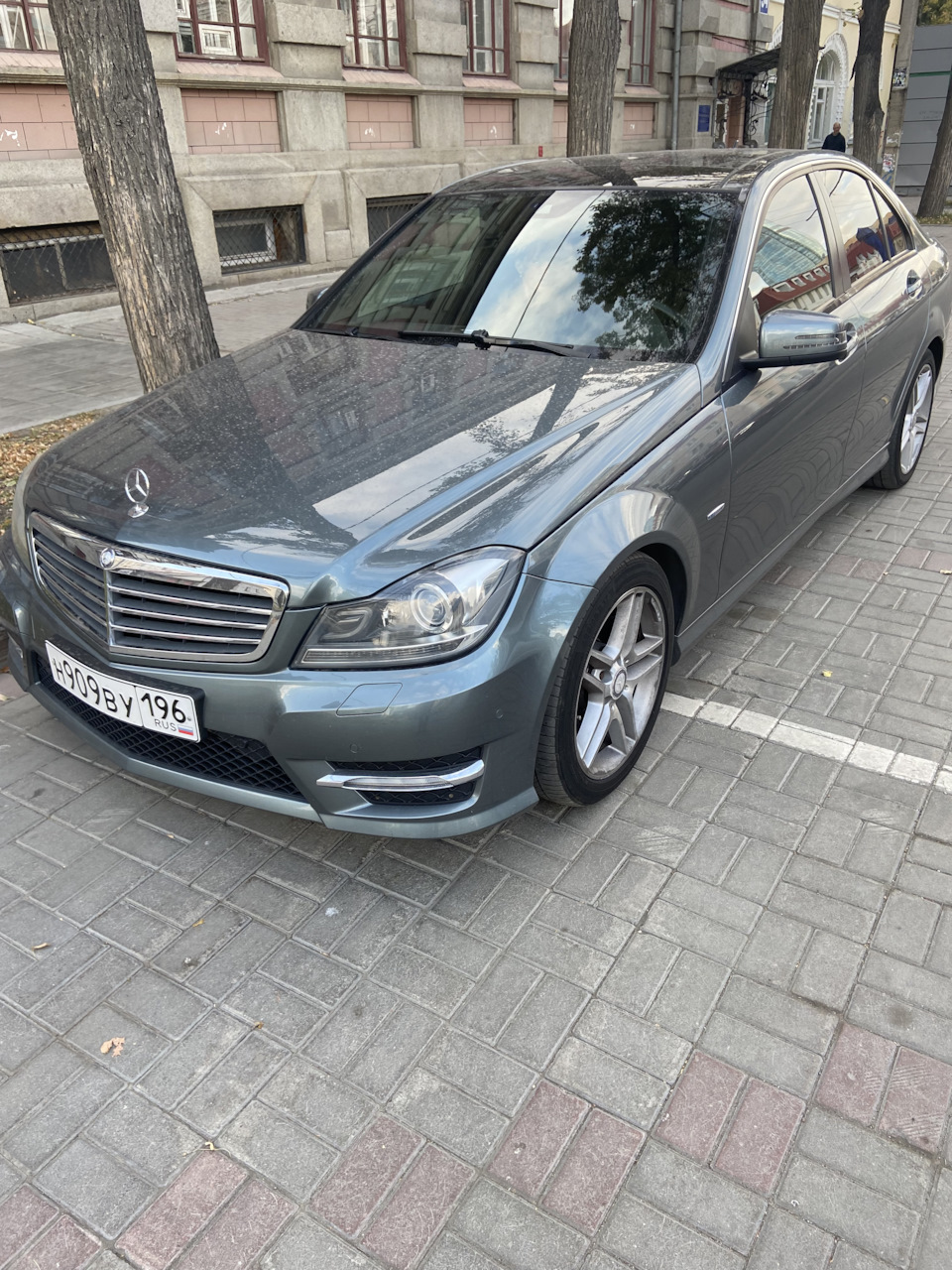 Мерсик продан — Mercedes-Benz C-class (W204), 1,8 л, 2012 года | продажа  машины | DRIVE2