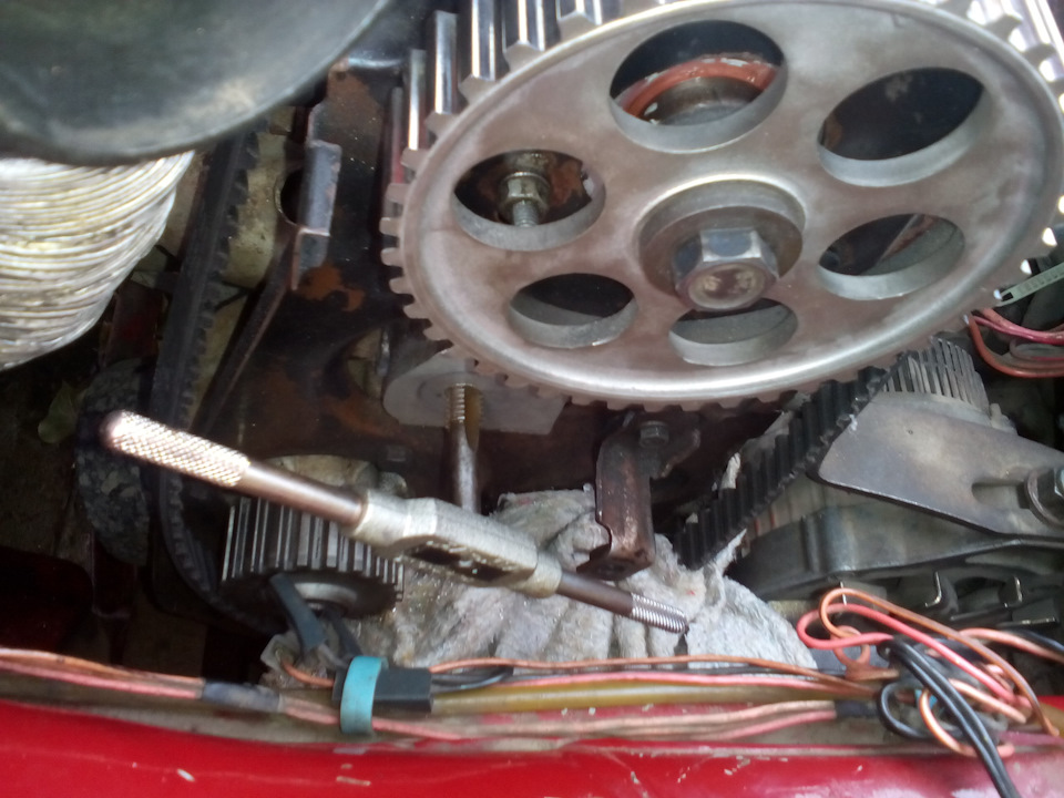 Замена шпильки натяжного ролика — Lada 21099, 1,3 л, 1993 года | своими ...