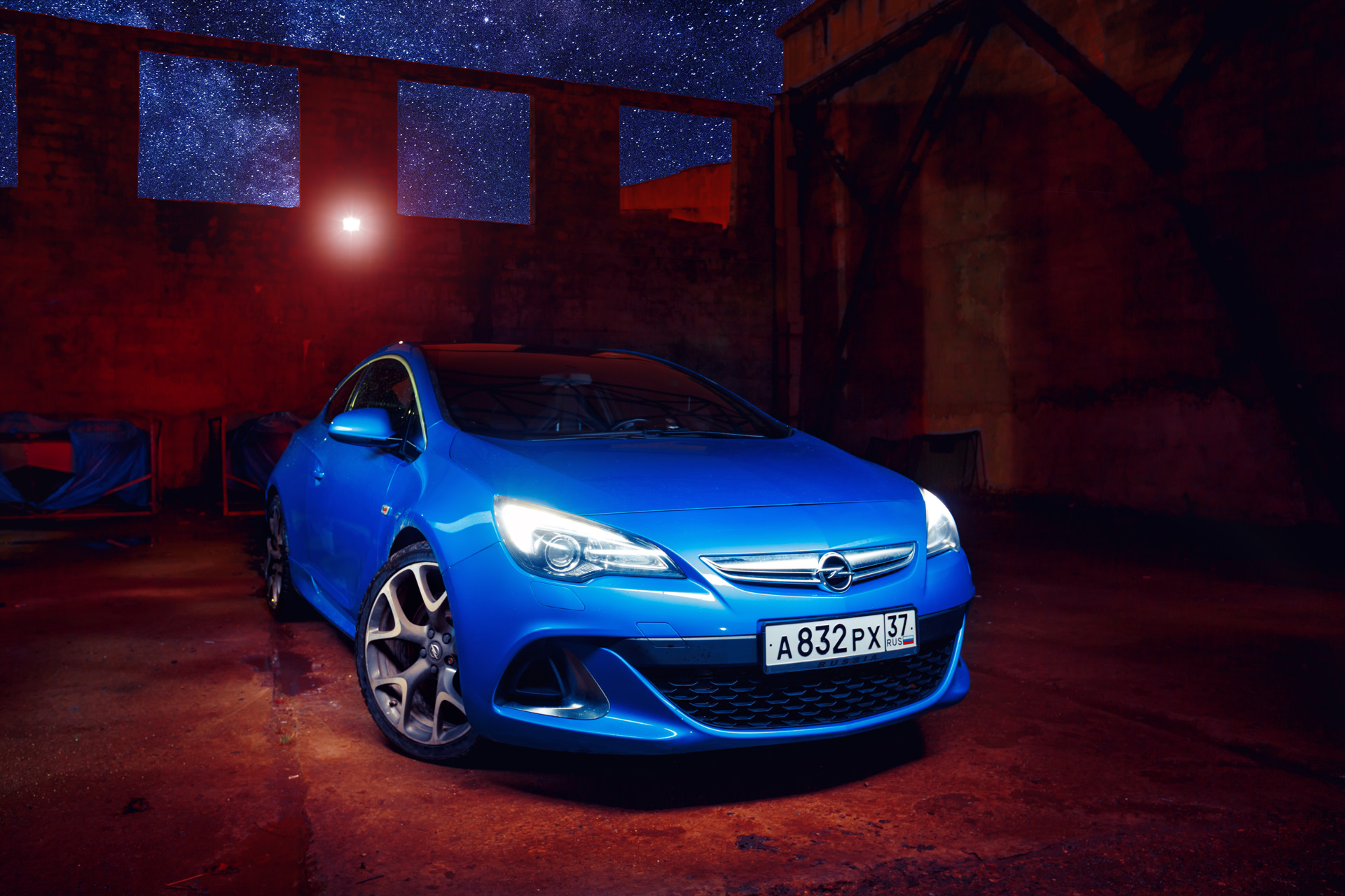 Opel Astra OPC 2012