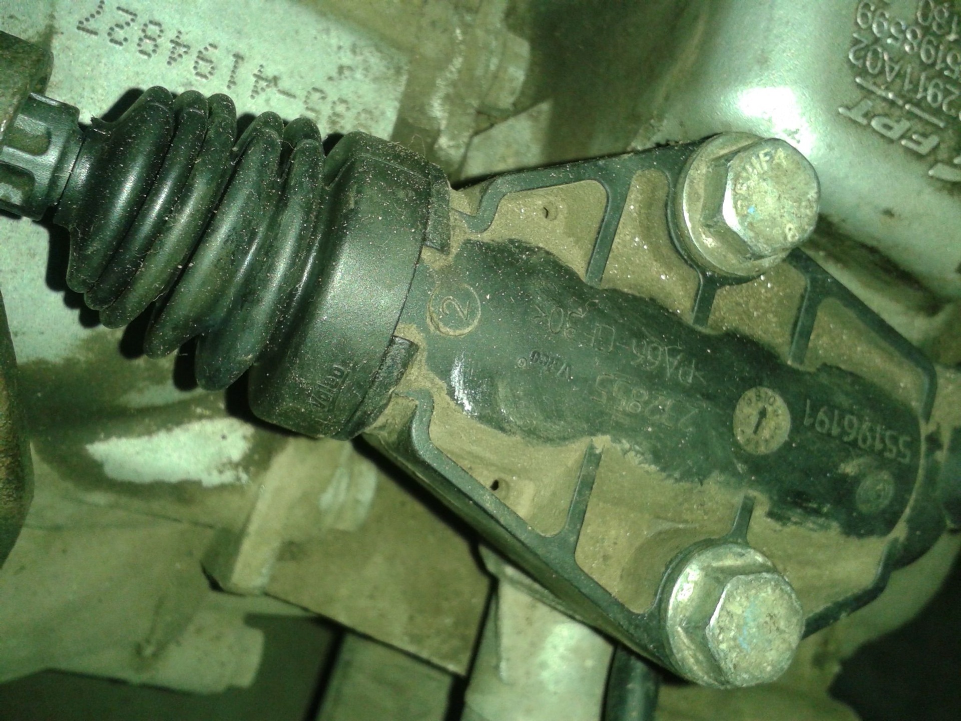 Альбеа при разгоне. Плохо включается первая передача фиат альбеа. Замена прокладки клапанной крышки фиат альбеа 1. Фиат гранде пунто 2007 клапан адсорбера. Плохо включается первая передача фиат альбеа.