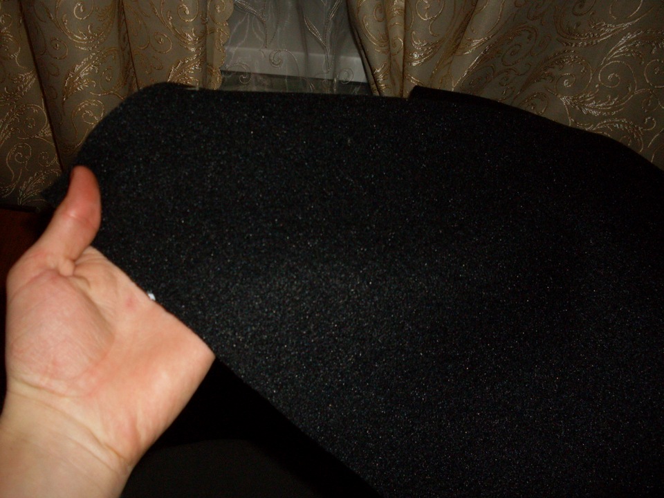 Наклеить карпет. На что клеить карпет. Клей для карпета. Наклеить карпет. Обтяжка потолка карпетом.