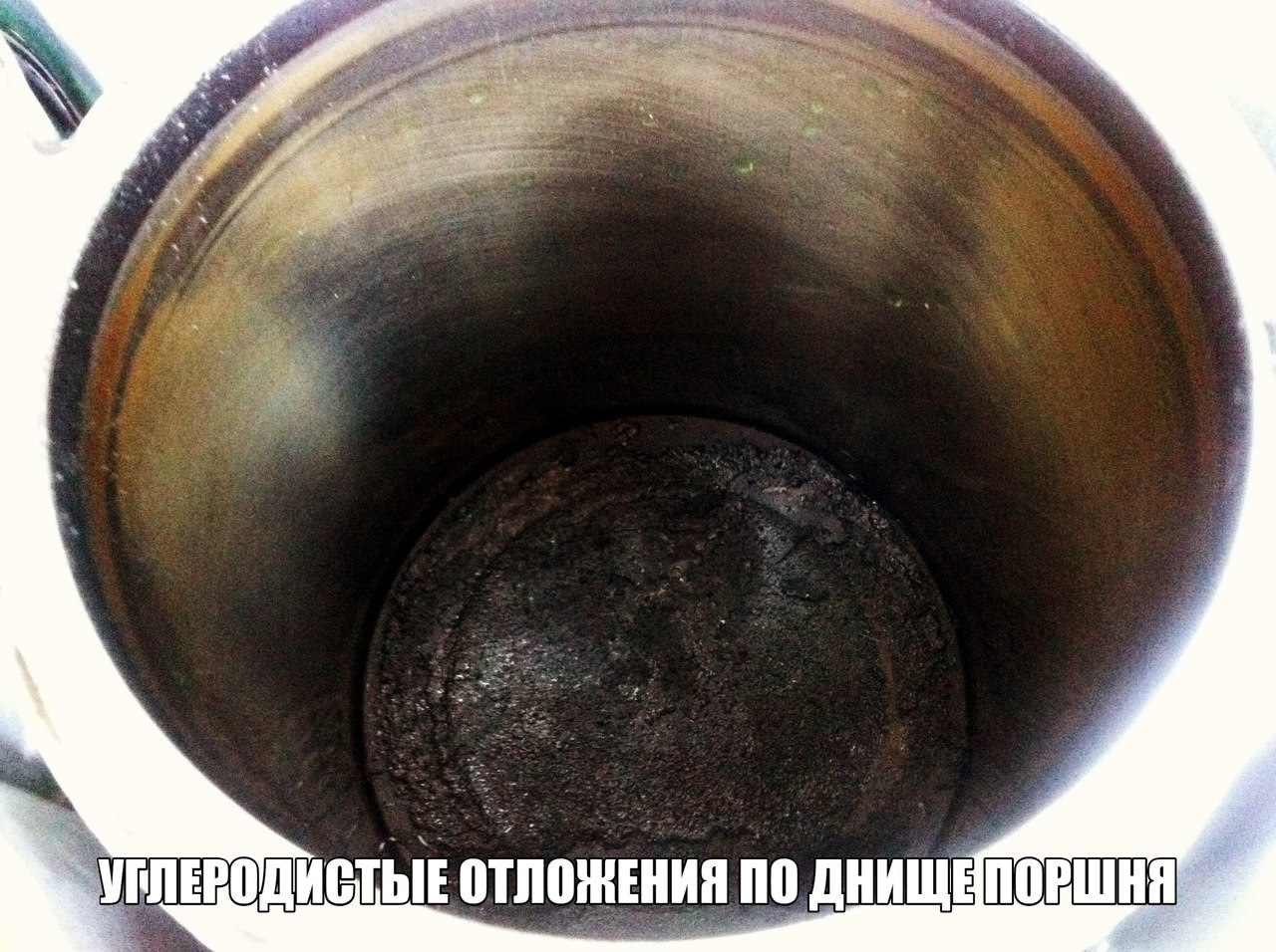 Задиры гильзы д-245. Задиры на стенках цилиндров. Задиры g4kd 2. Причины задиров в цилиндрах. Трещина в гильзе блока цилиндров.