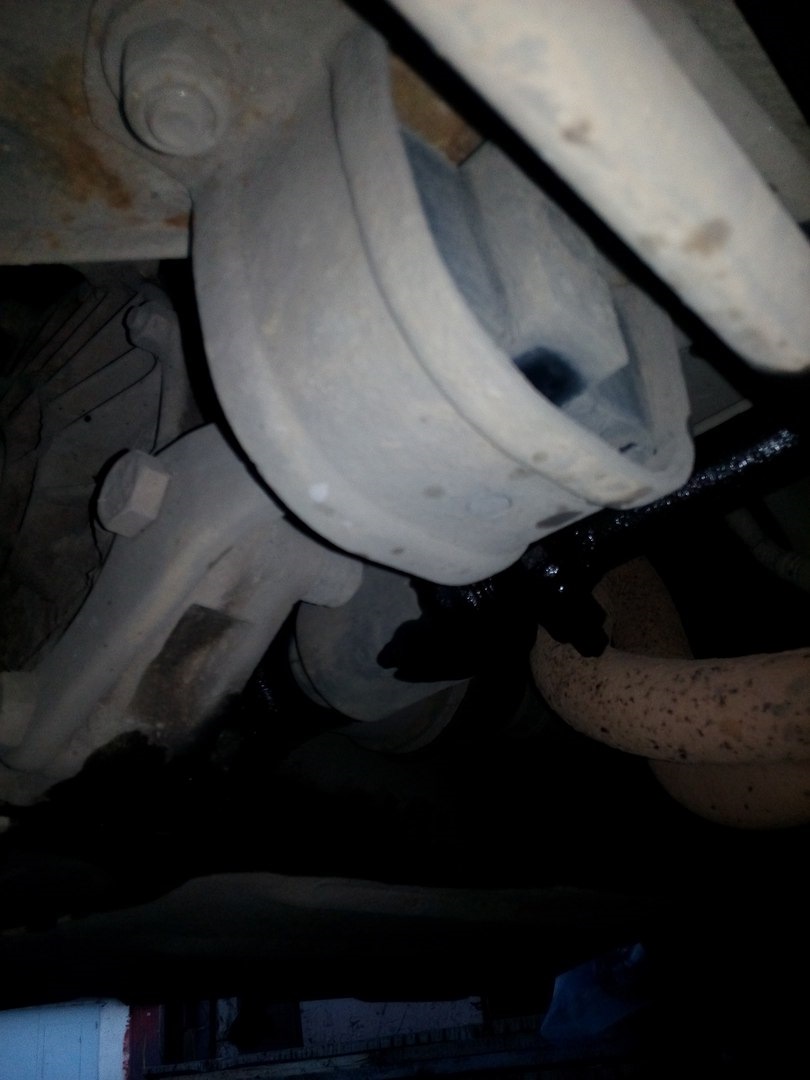 О чем нам писать, если не о поломках? Течёт масло с коробки. — Lada ...