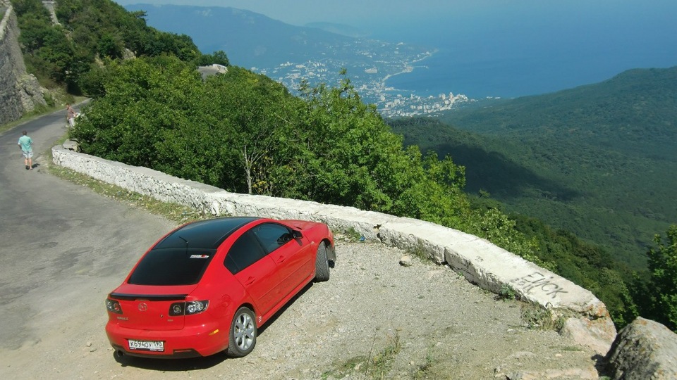 Mazda 3 TRUE RED Sport version