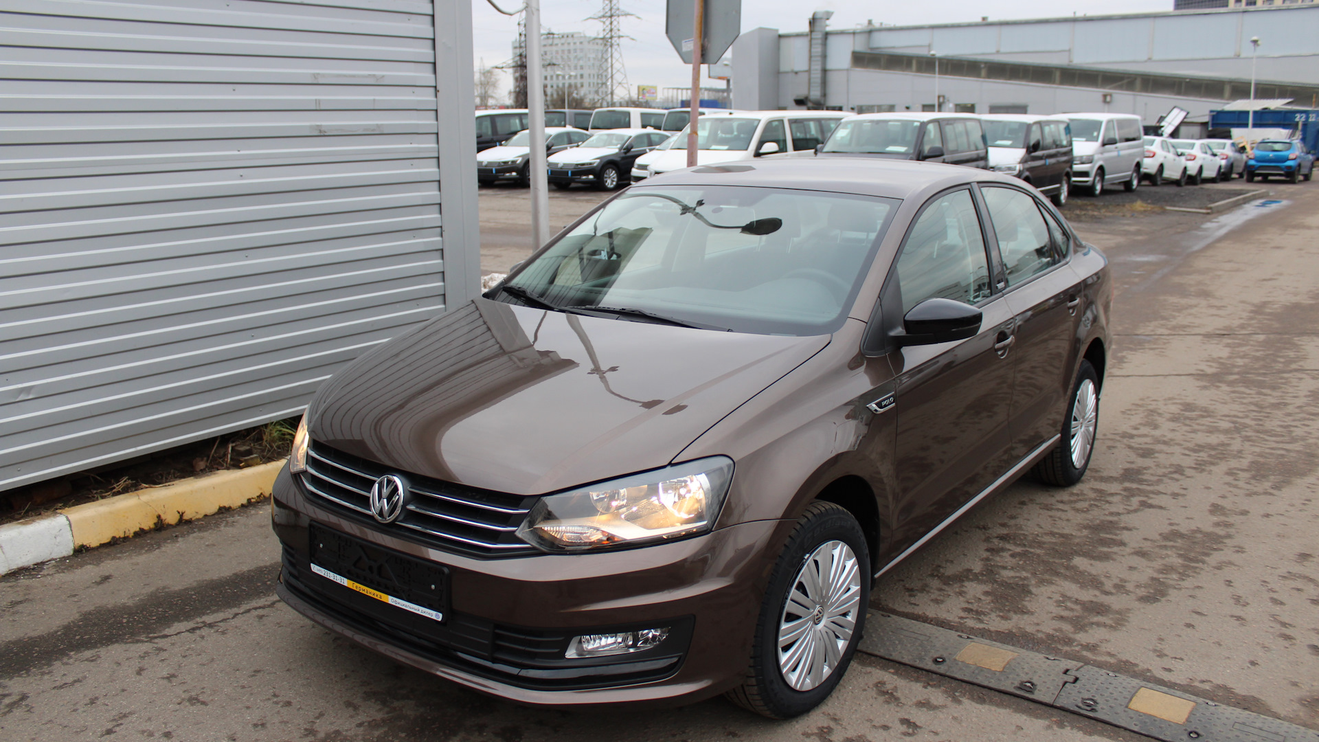 Volkswagen Polo sedan Brown