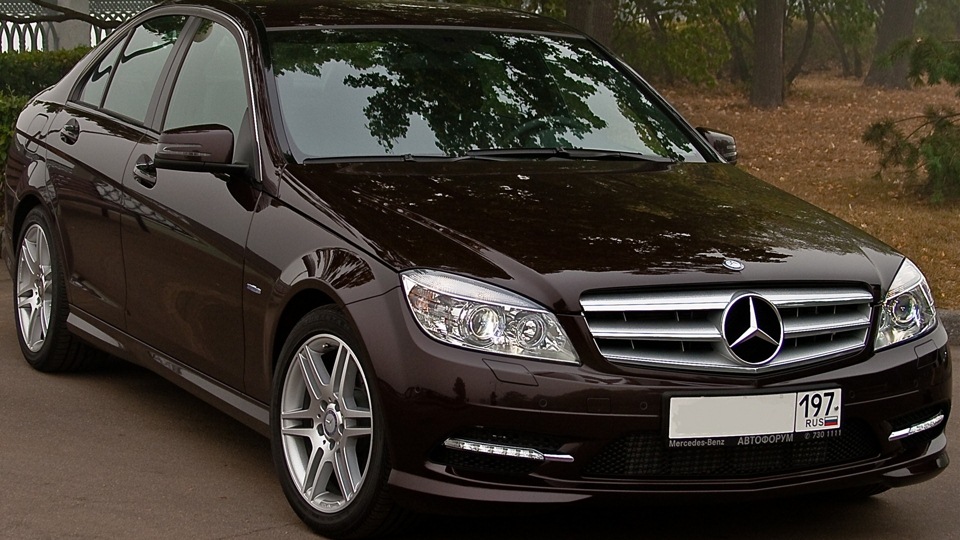 Купить мерседес 2010. Mercedes c class 2010. W204 2010. Mercedes c class w204 коричневый. Мерс 204 2010.