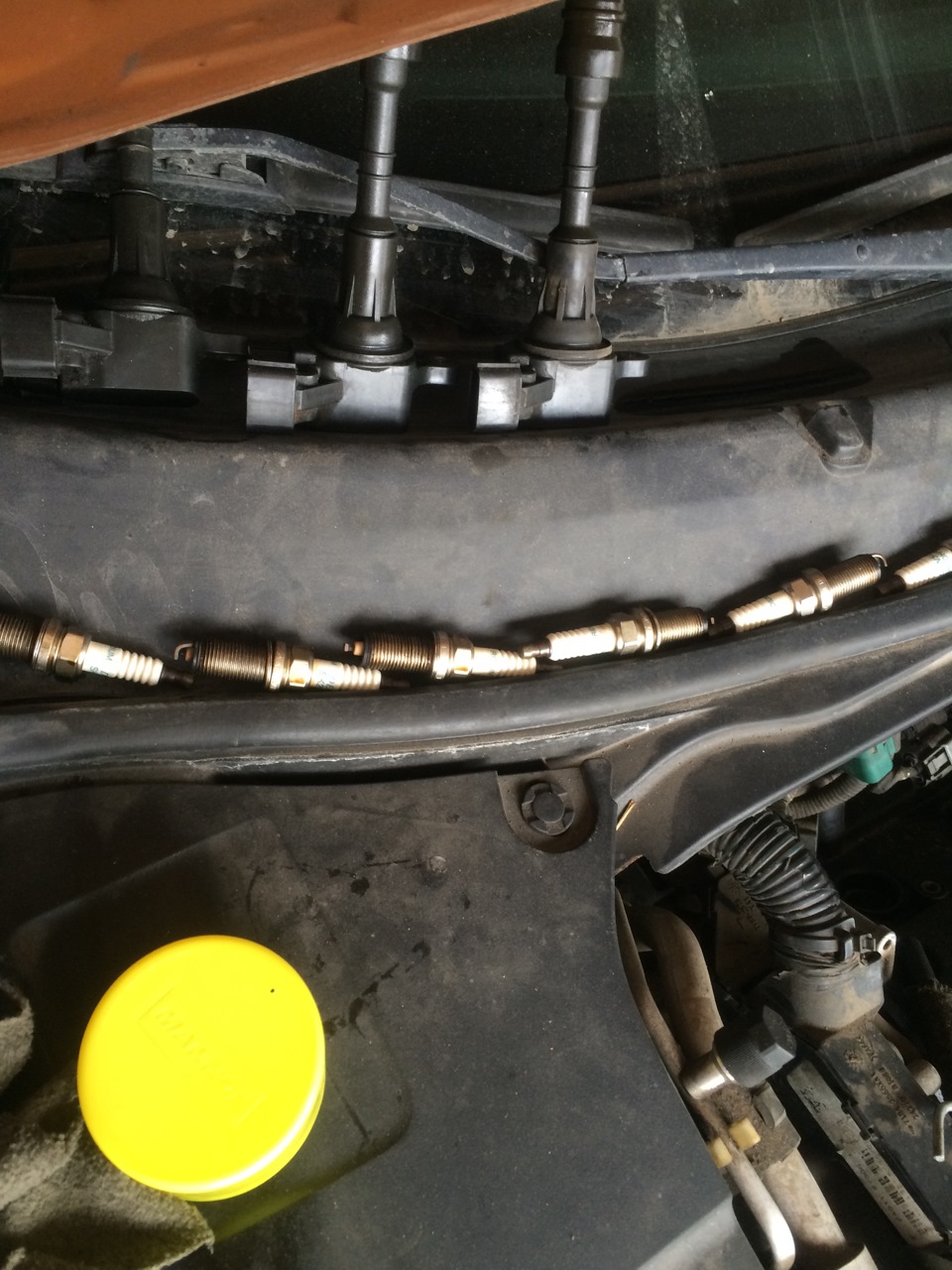 Масло в свечных колодцах — Nissan Maxima VI (A34), 3,5 л, 2004 года ...