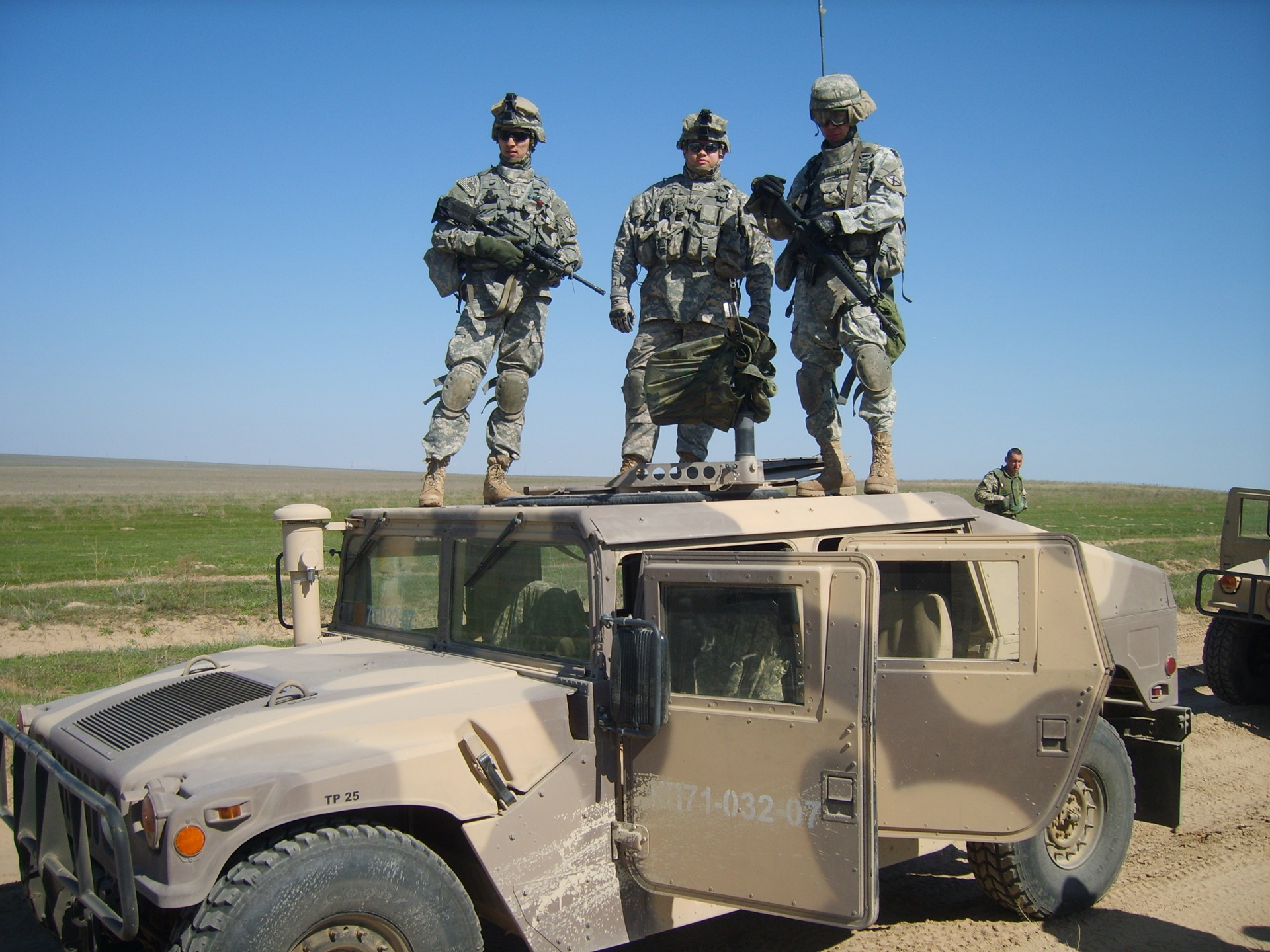 HMMWV 2010