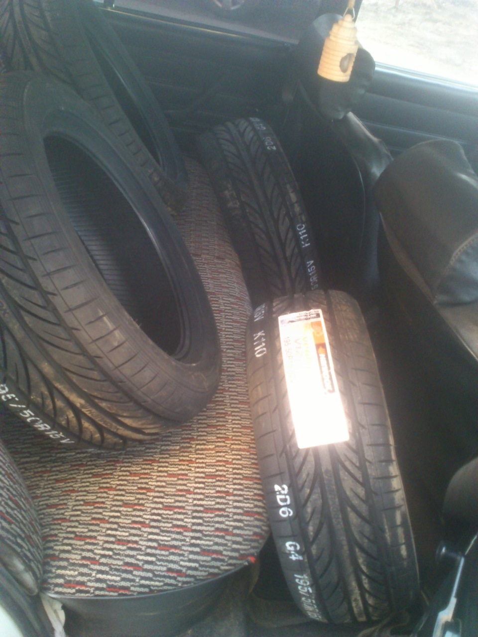 Прикупил резину Hankook K110 195/50 R15 — Lada 21061, 1,5 л, 1994 года ...