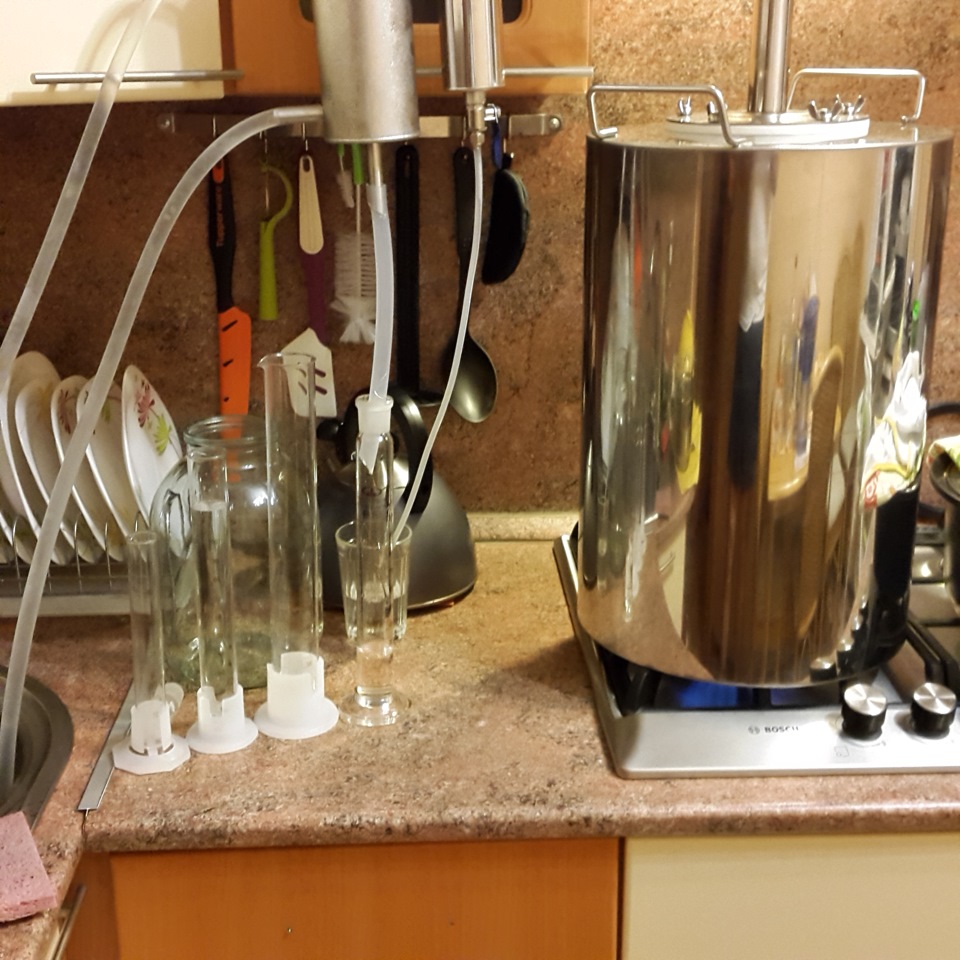 Самогонку можно. Самогонку можно. Самогонку можно. Самогонка настоянная. Гоним самогон.