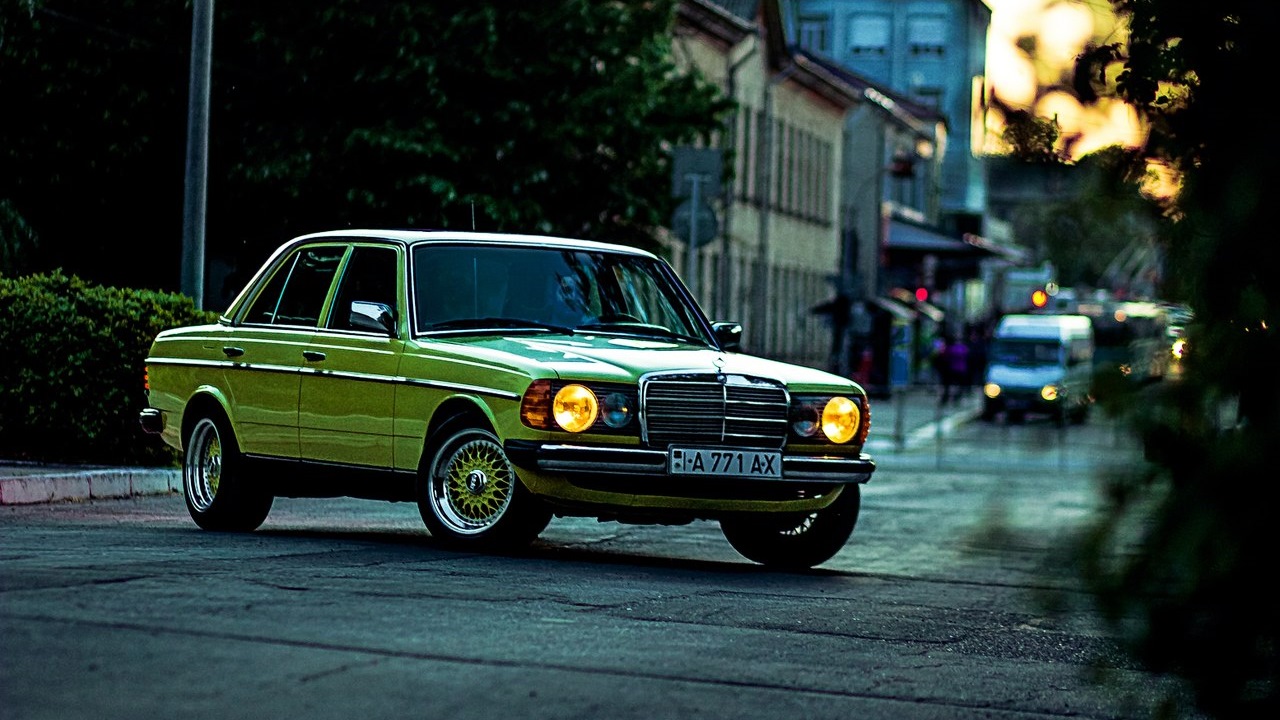 Mercedes benz w123. Mercedes Benz w123 AMG. Mercedes-Benz w123 стенс. Mercedes-Benz w123 stance. Mercedes-Benz w123 экстерьер.