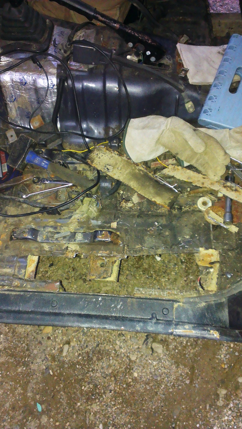 ремонт грузового отсека и латание дыр — Daihatsu Rocky (1G), 2,8 л ...