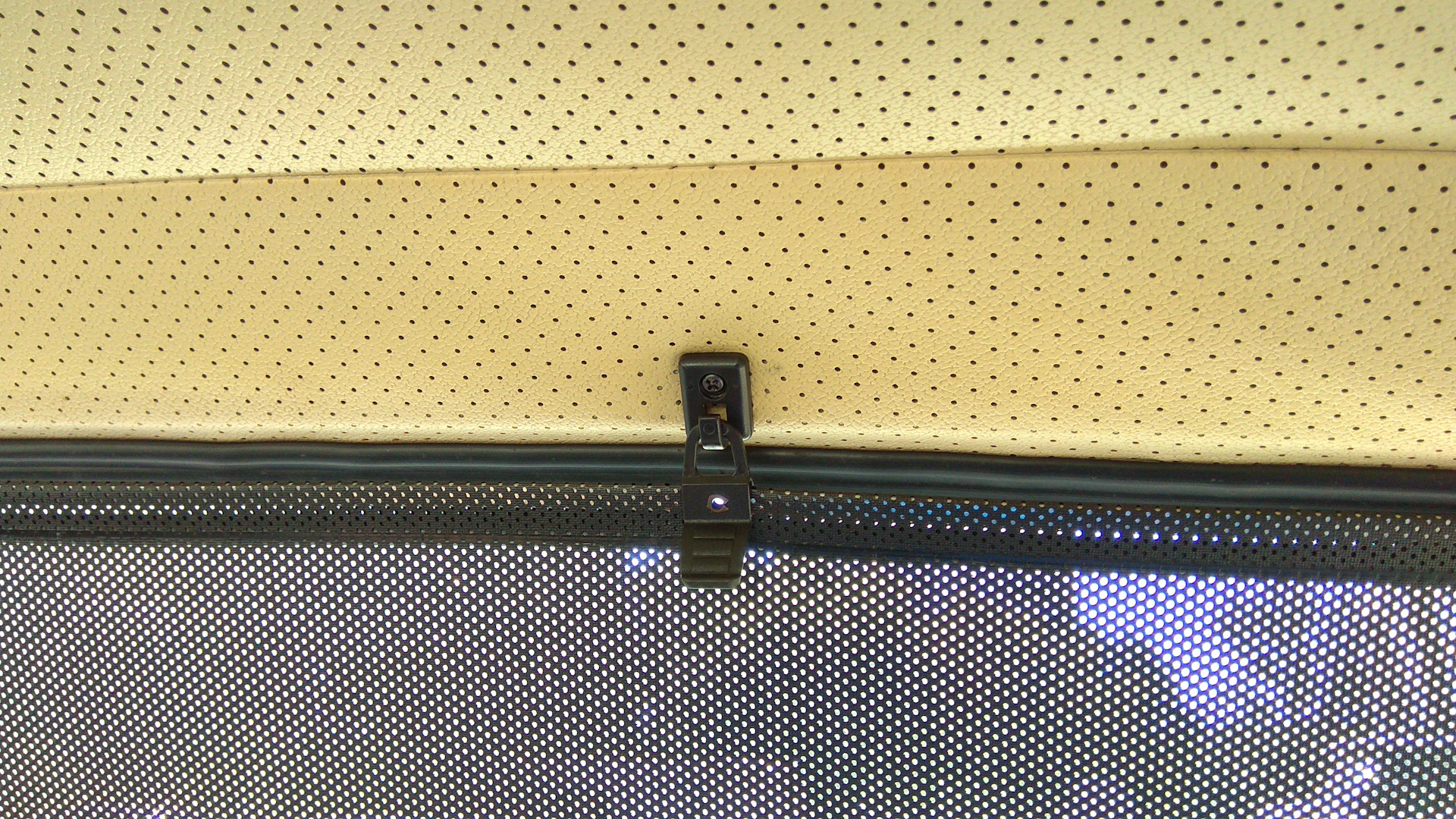 Солнцезащитные экраны на стекла. Шторка заднего стекла ВАЗ 2107. Задняя шторка на ВАЗ 2107. Шторка на заднее стекло ВАЗ 2107. Шторка заднего стекла Sprinter ae100.