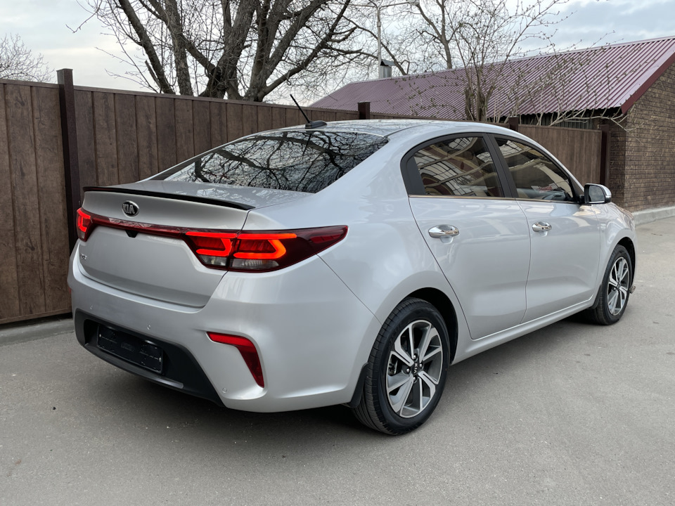Купить б/у Kia Rio III Рестайлинг 1.6 AT (123 л.с.) бензин автомат в Дзержинске: