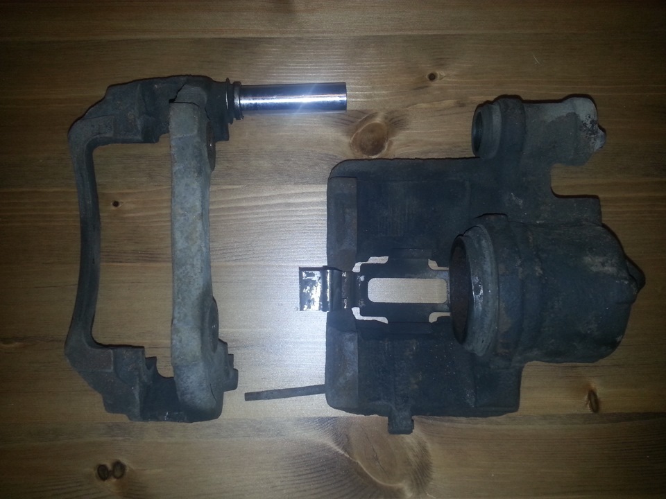 Помогите советом. В первую очередь к Эскортоводам. Клинит передний ...