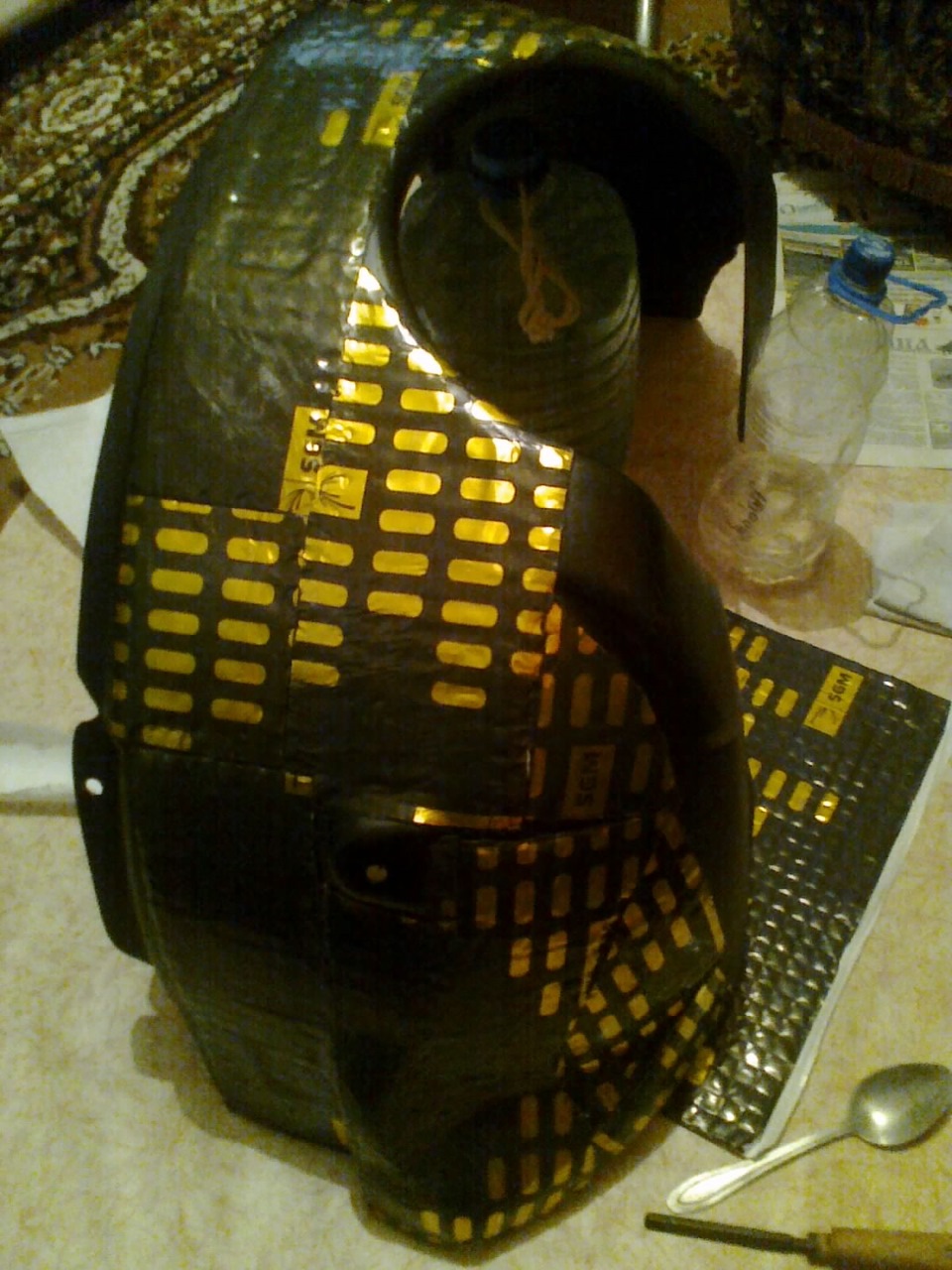 Виброизоляция подкрылков. Виброизоляция подкрылков. Шумоизоляция локеров гранта. Шумоизоляция подкрылок ваз 2114. Виброизоляция подкрылков.