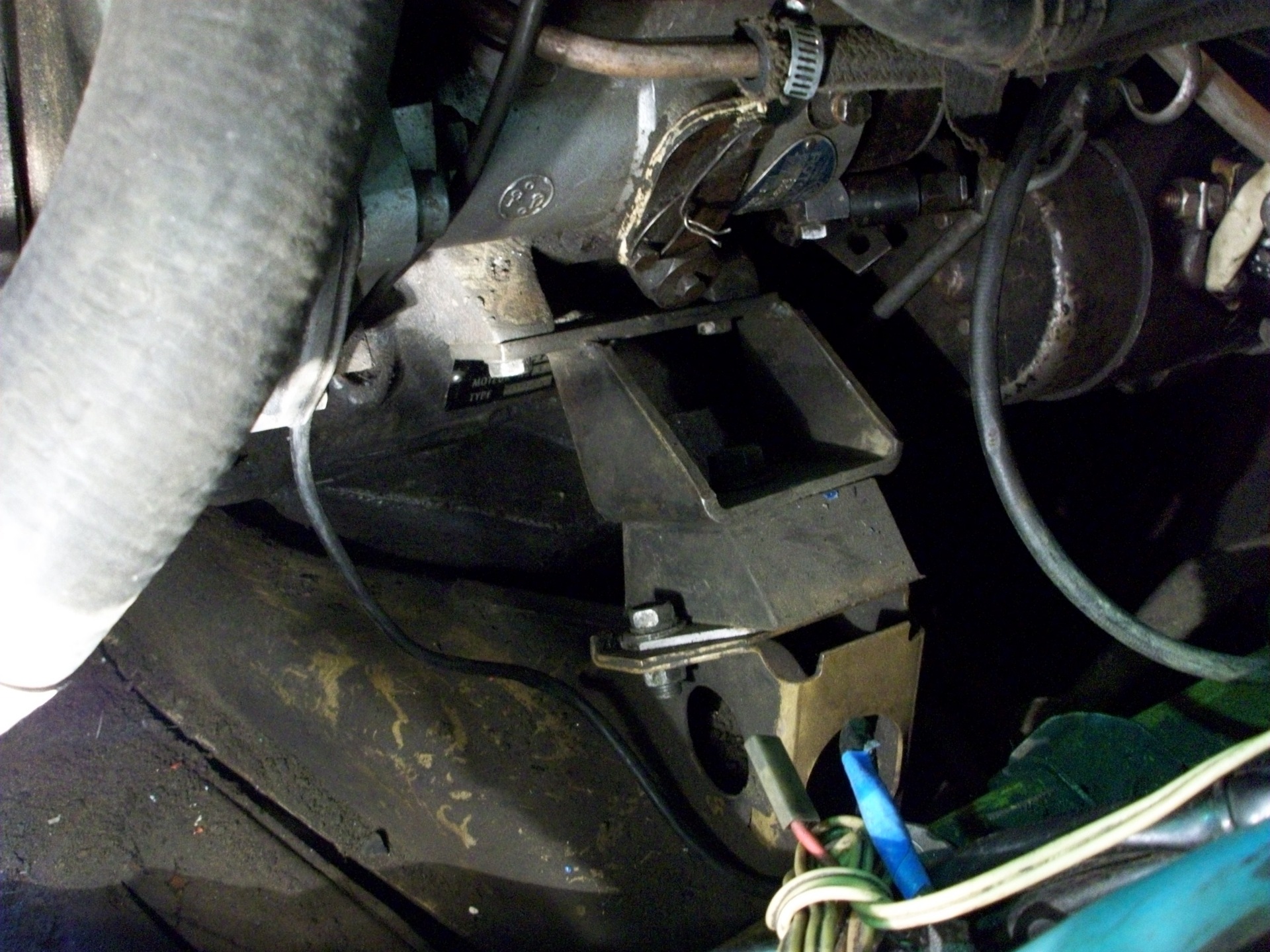 replacement of engine mountings - Toyota Cressida 1979