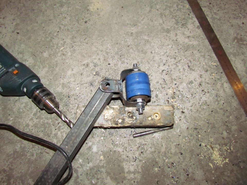 первая версия крепления на тонкой стали — ПРОВАЛ — BMW 3 series (E46)