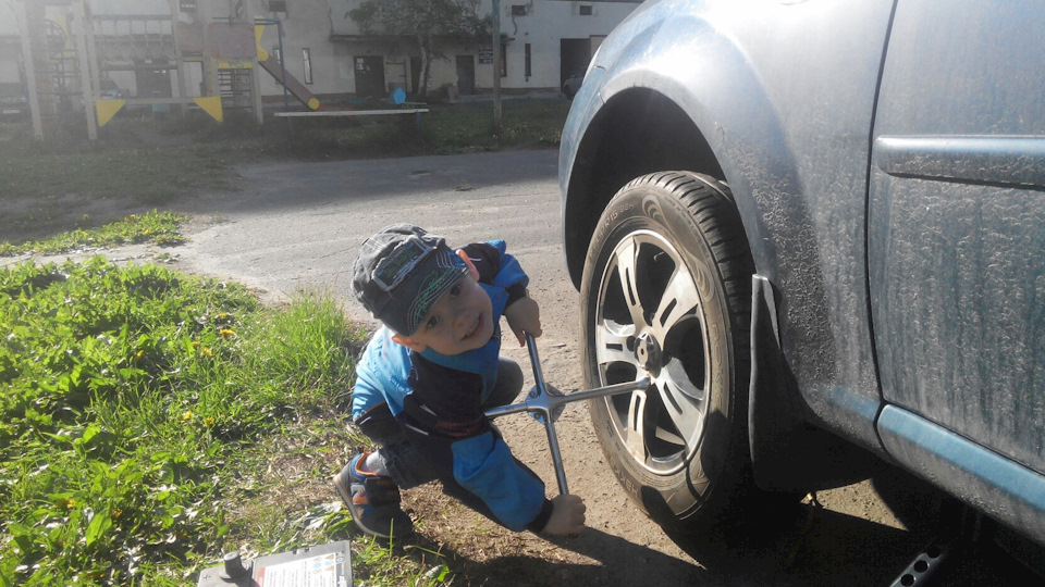 Смена колес. — Chevrolet Lacetti 5D, 1,4 л., 2009 года | колёсные диски ...