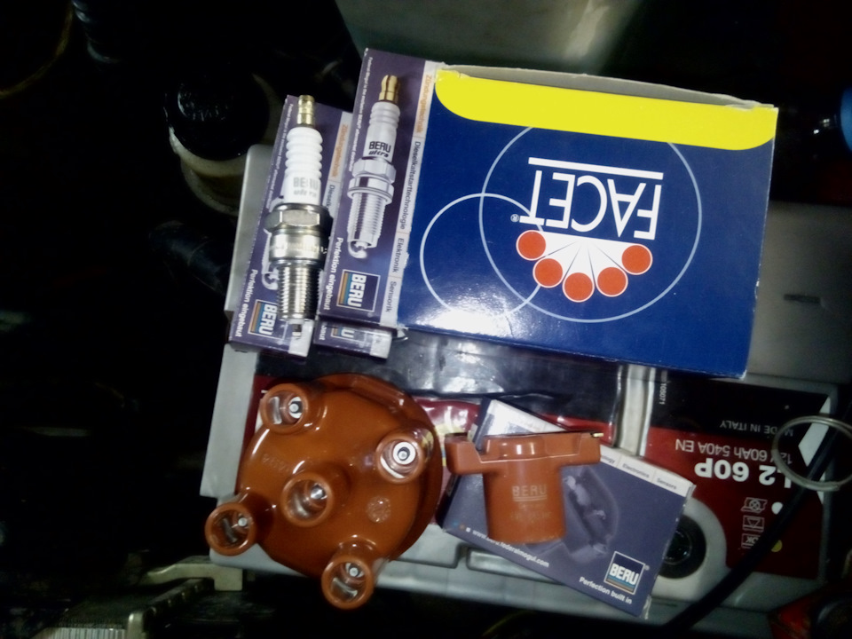 Новые свечи, бегунок и крышка трамблера. — SEAT Toledo (1G), 1,8 л ...