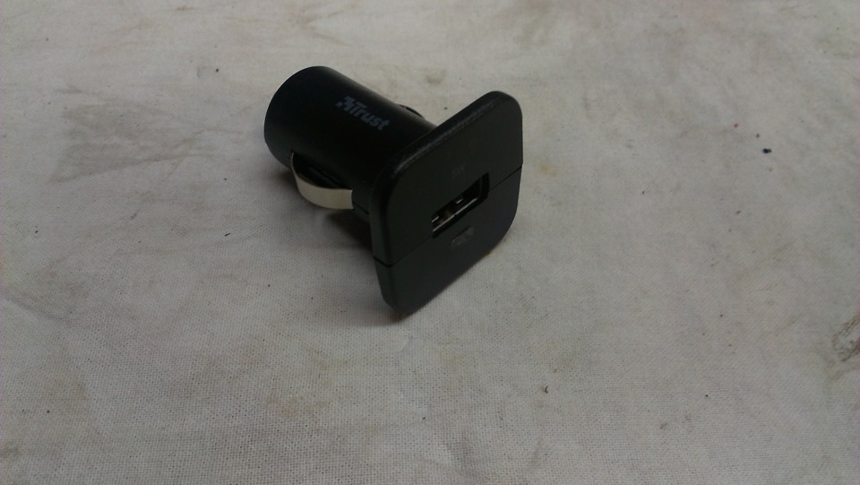 Подключение видеорегистратора к плафону освещения салона — Citroen C5 ...