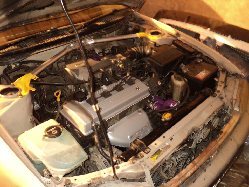 №16. Покраска клапанной крышки и защиты выпускного коллектора. — Toyota ...