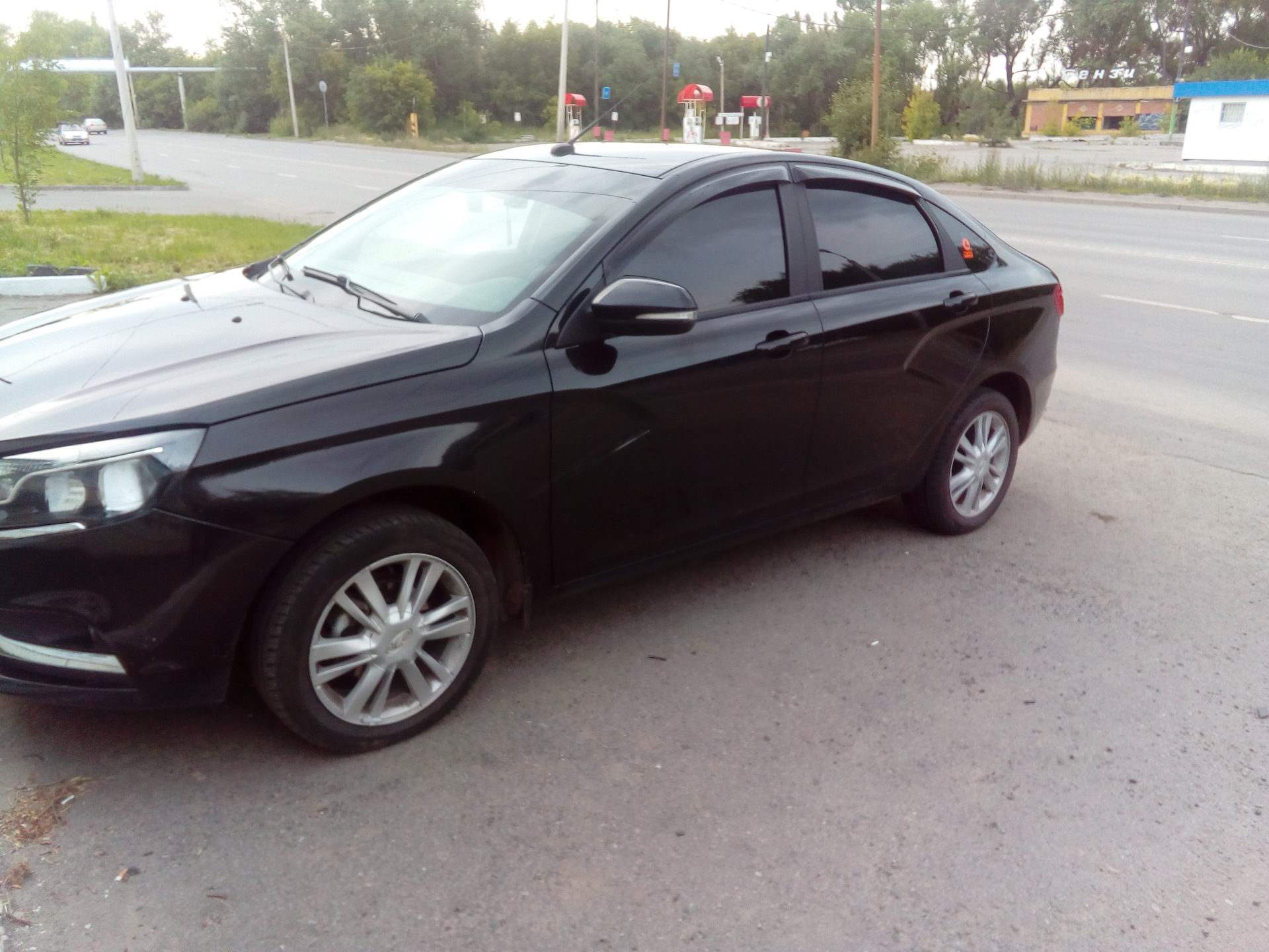 Lada Vesta черная Жемчужина