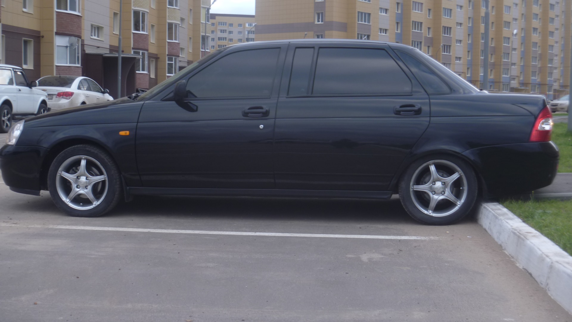 Lada Приора седан 1.8 бензиновый 2008 | Premier(удлинёнка) 1.8 на DRIVE2