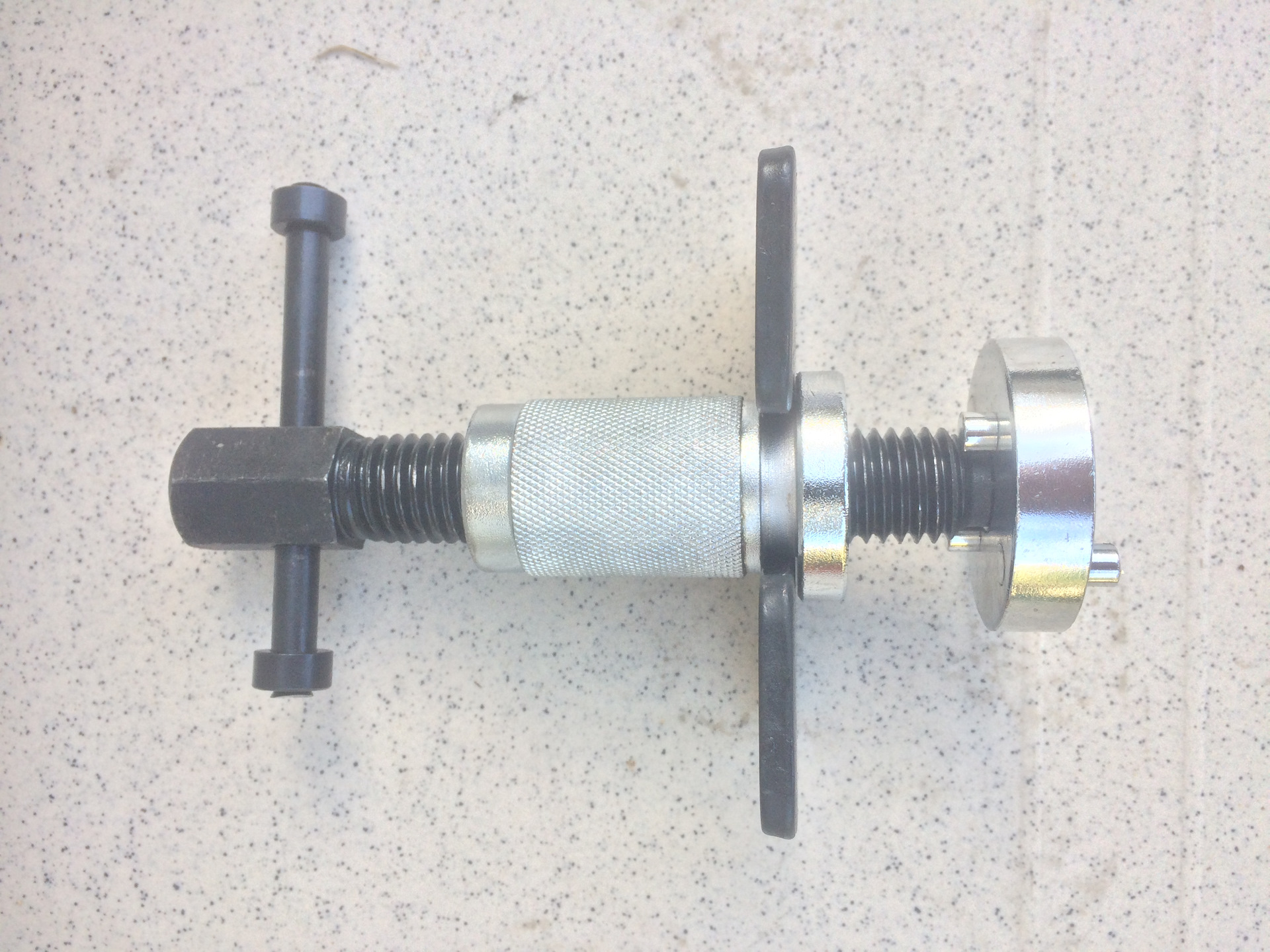 Приспособление для утапливания поршня golf 4. Ent820005. Дт 820005. Дт 820005. Приспособление для утапливания тормозных поршней своими руками.