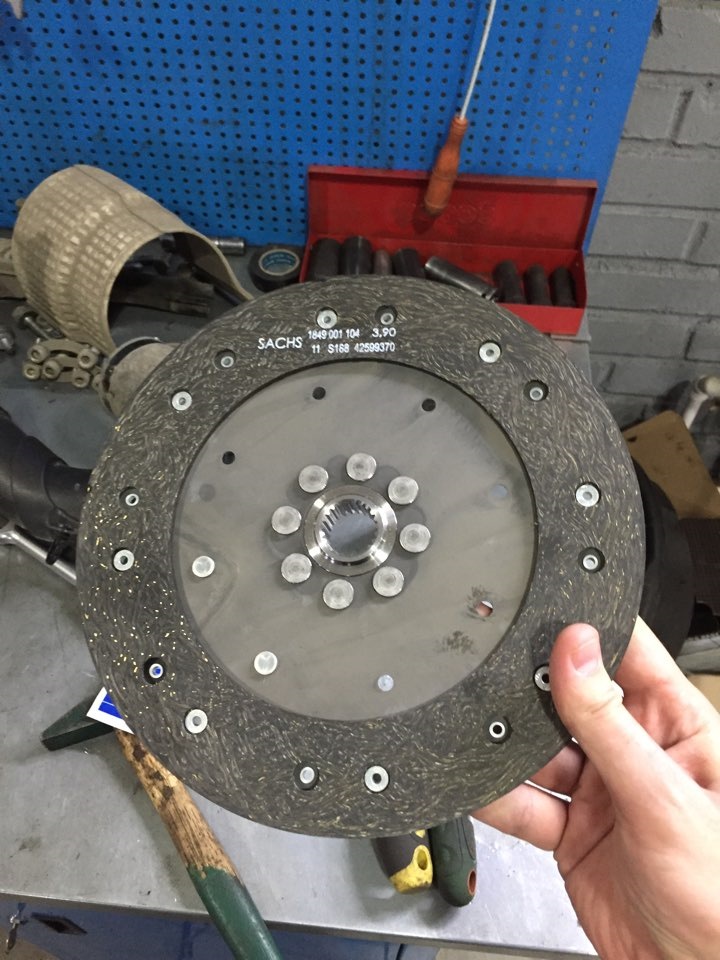 Фото в бортжурнале Skoda Octavia RS A7 Mk3. Запчасти на фото: 1848001, 115163