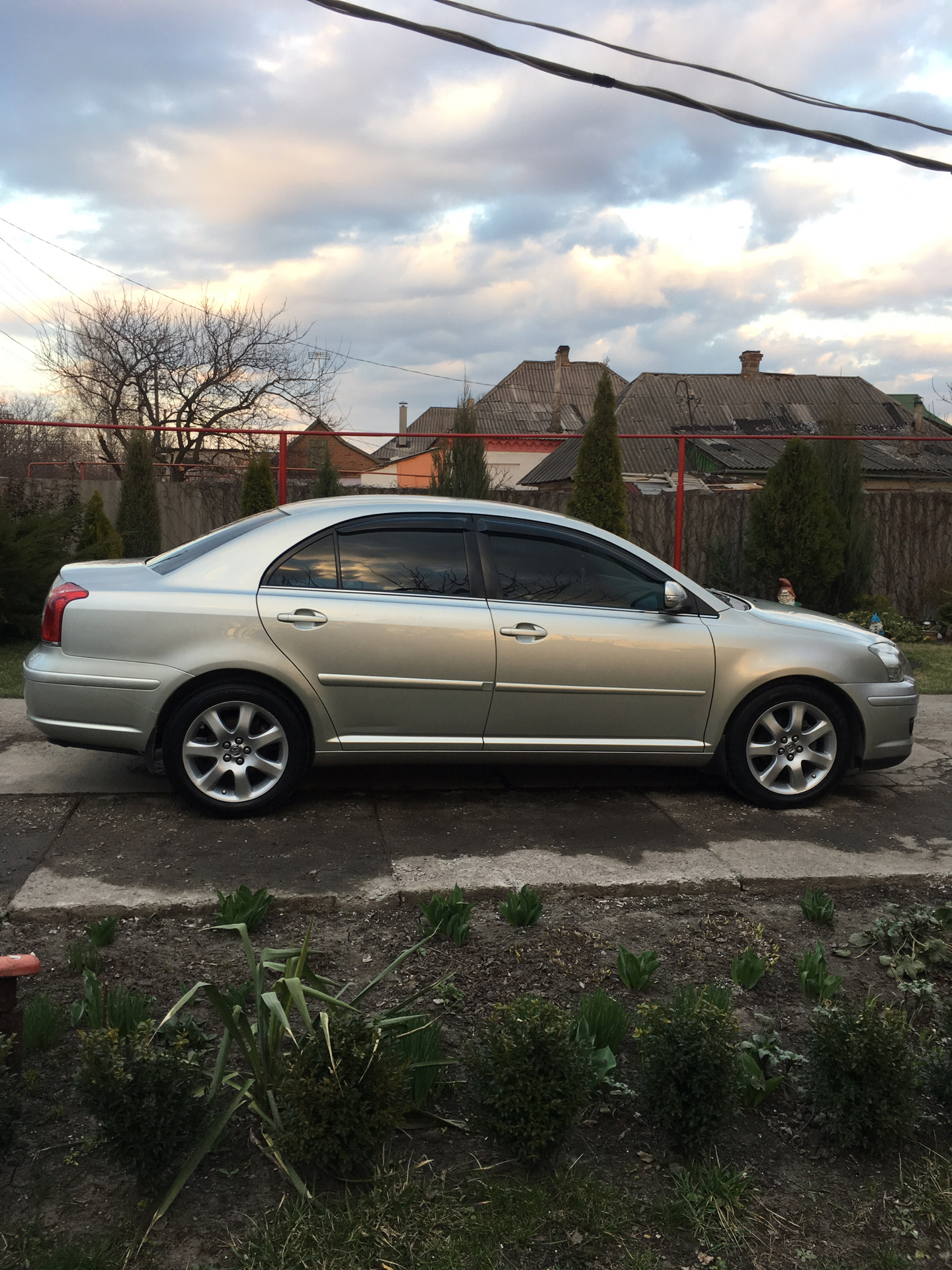 Диски r17 резина 215 55 — Toyota Avensis II, 1,8 л, 2007 года | шины |  DRIVE2