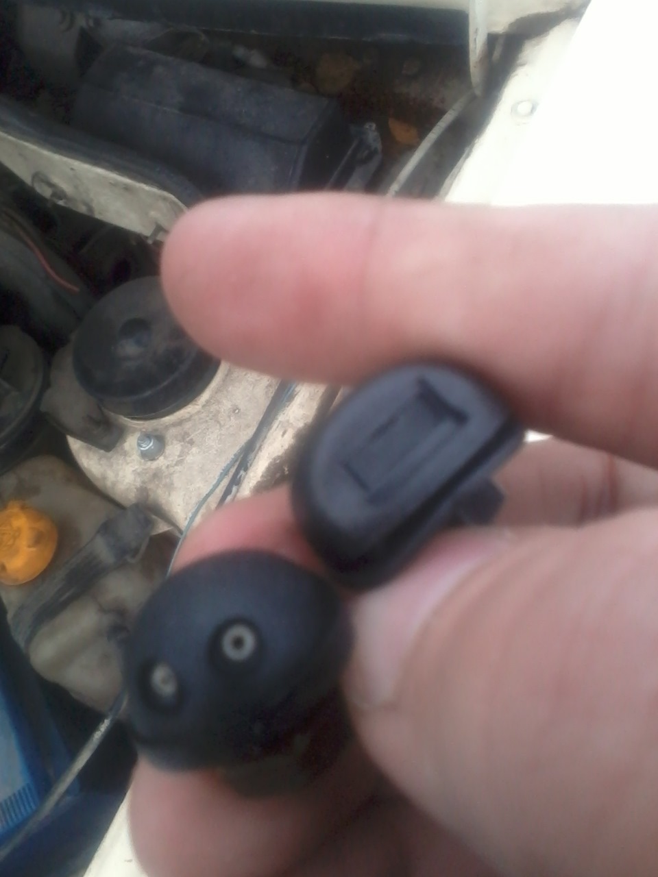 Веерные форсунки омывателя. — Lada 21093i, 1,5 л, 1995 года ...