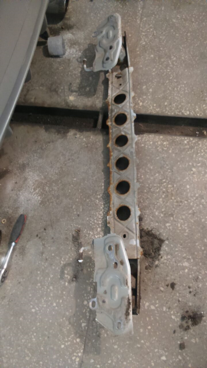 пришлось пожертвовать усилителем ради установки бампера( красота требует жертв — Mazda 6 (2G) GH