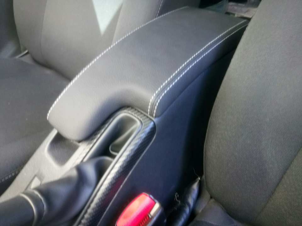 Как снять подлокотник рено флюенс Перетяжка подлокотника - Renault Megane III, 1,6 л, 2012 года стайлинг DRIVE2