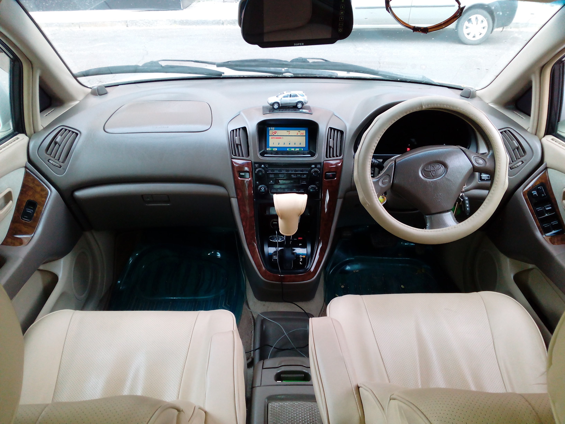 Toyota Harrier 2001 салон