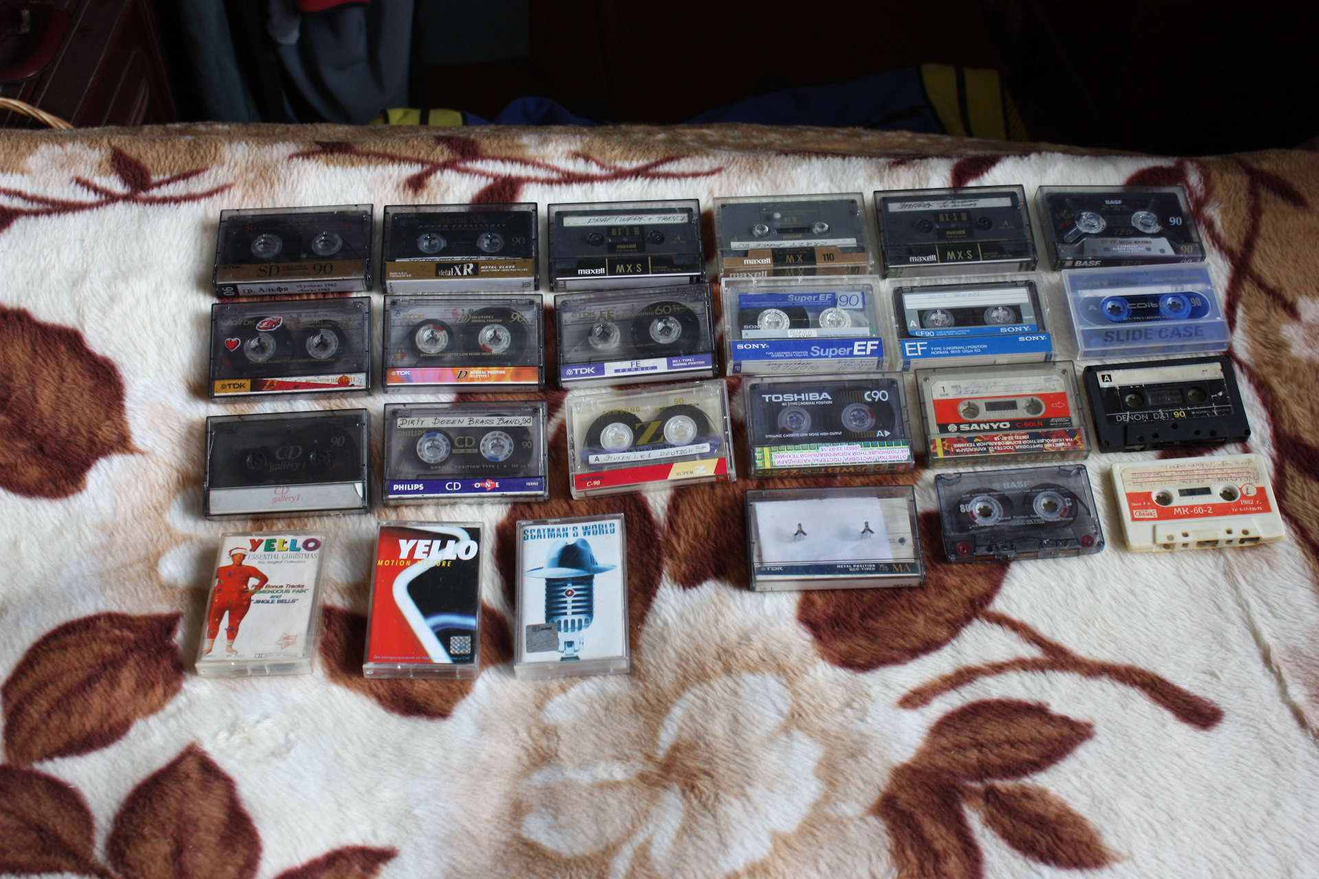 На каждой кассете. Поделки из аудиокассет. Аудиокассета из дерева своими руками. Тимофеев на каждой кассете. Timofeew - из всех магнитофонов.