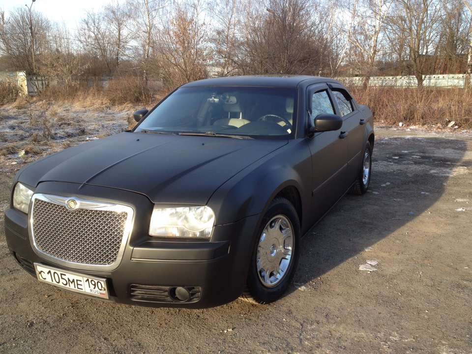 Добавили реснички и тонировку задних фонарей пленкой с алмазной крошкой ...