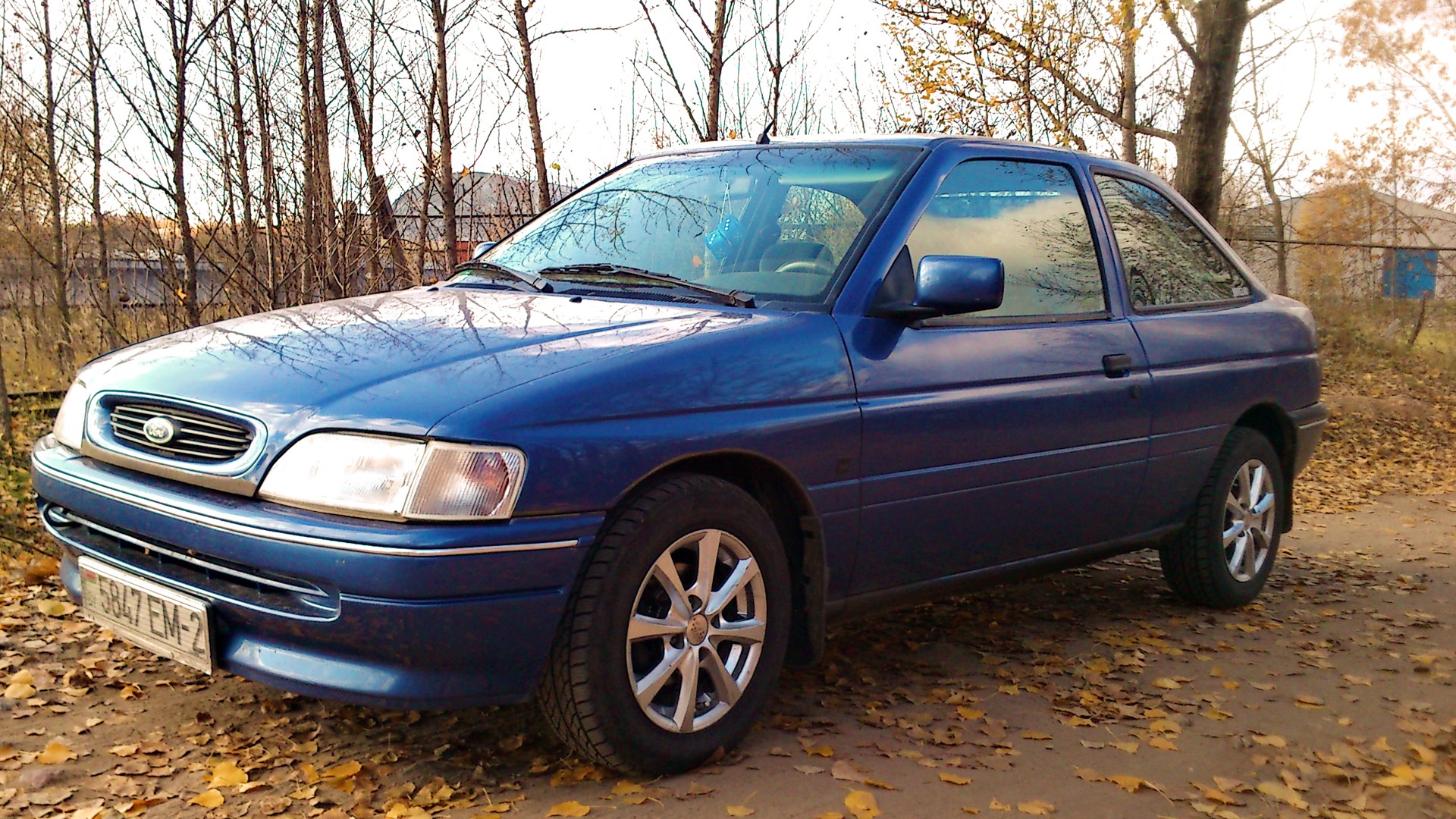 Ford Escort Mk5 1.4 бензиновый 1992 | Tasman Blue на DRIVE2