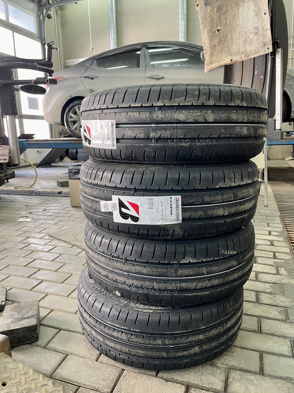Летние шины Bridgestone EP300 205/55 R16 — Hyundai Elantra (5G), 1,6 л ...