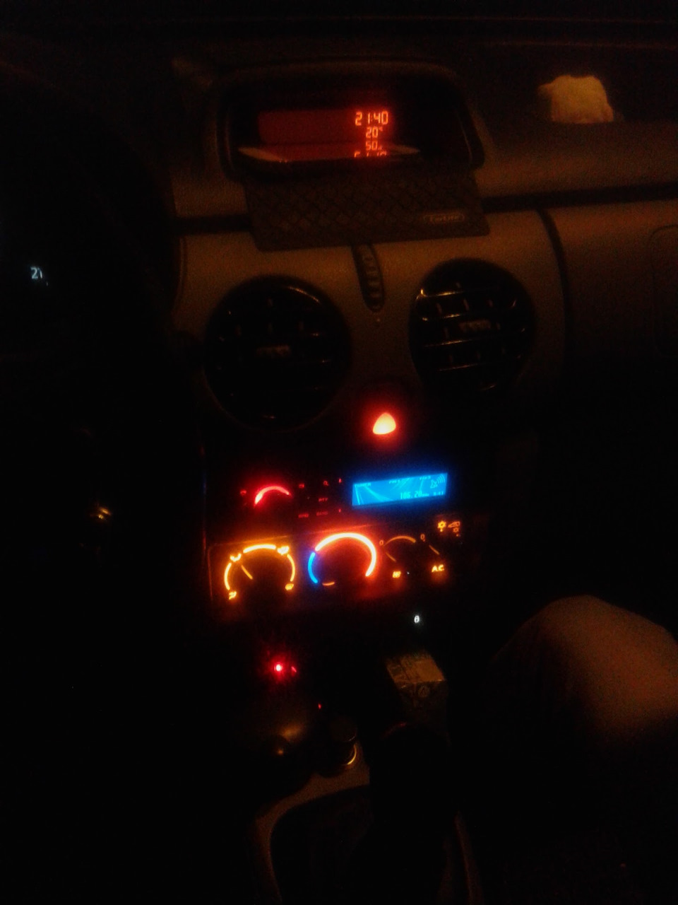 Кнопка аврийки — Renault Kangoo (1G), 1,5 л, 2007 года | стайлинг | DRIVE2