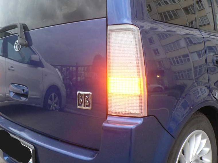 conversion of taillights to LEDs - Toyota bB 15 l 2002